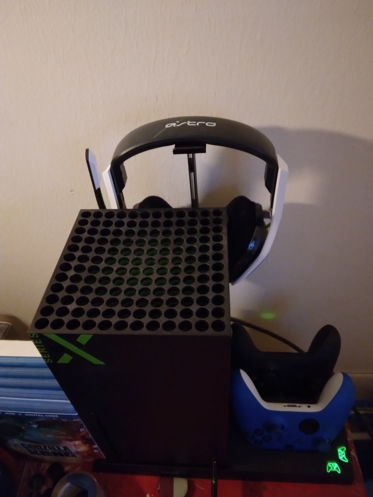 ASTRO Gaming Logitech G A20 Gen 2 Wireless Headset Xbox - White/Green | Compatible with Series X | S, One customer photo 1