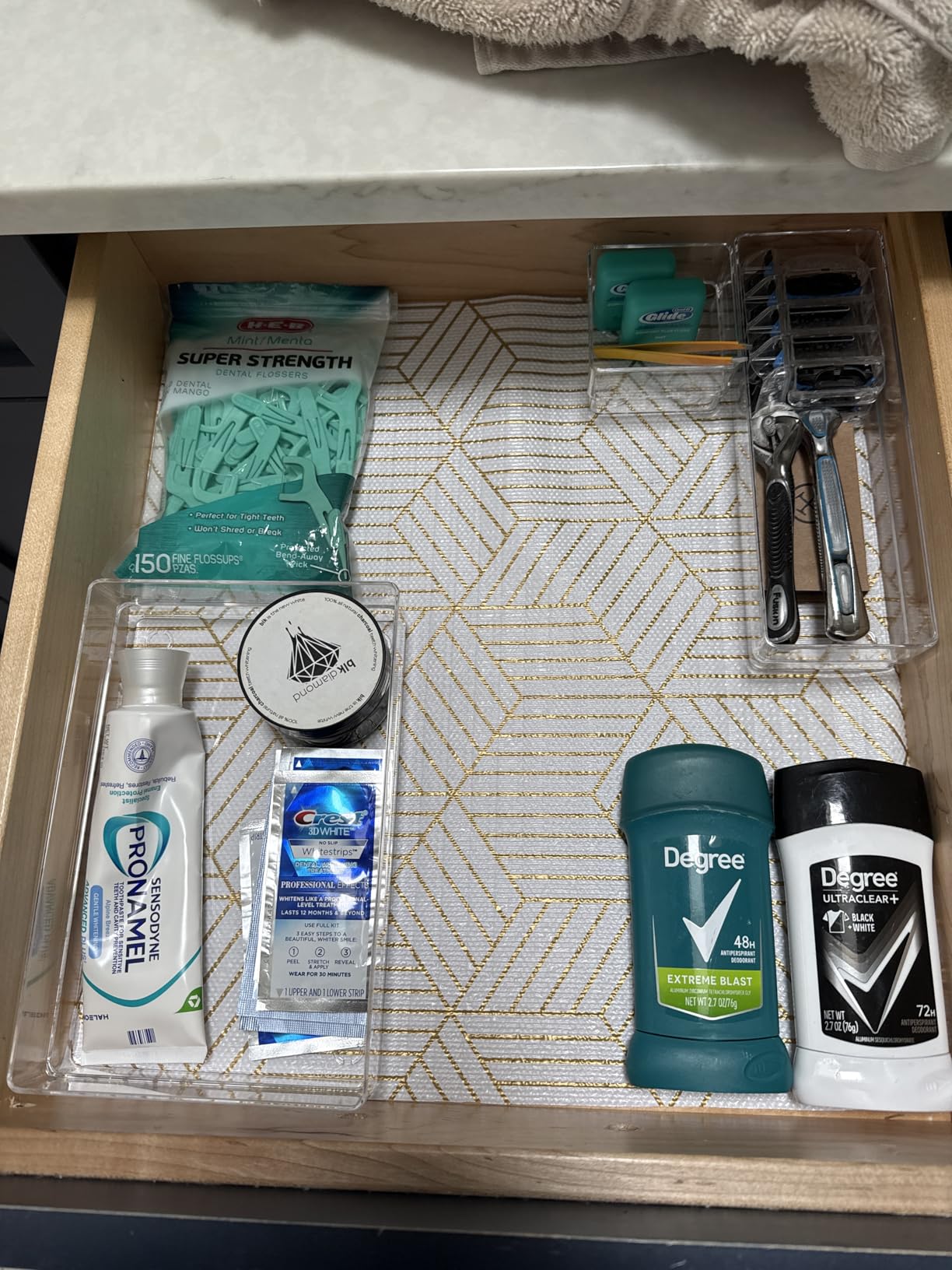 SMARTAKE 16 PCS Drawer Organizer, 5-Size Desk Bathroom Drawer Organizer customer photo 1