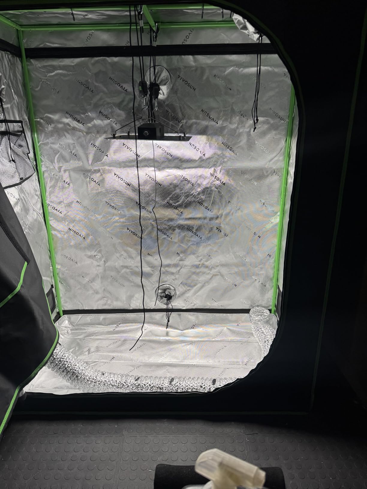 VIVOSUN 2x2ft Grow Tent Kit with 100W Full Spectrum LED Grow Light customer photo 2