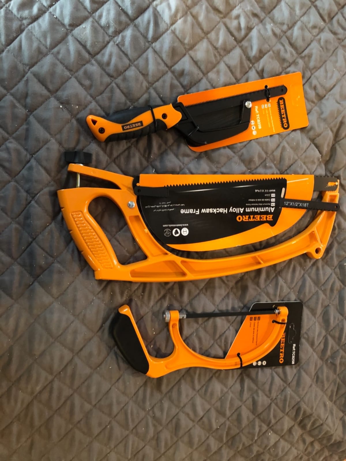BEETRO Hacksaw Frame Set, 12’’ 10'' hacksaw and 6’’ Mini Hand Saw, Including Six Extra Flexible Blades, Cutting Tool for Metal, Wood, PVC Pipe customer photo 1