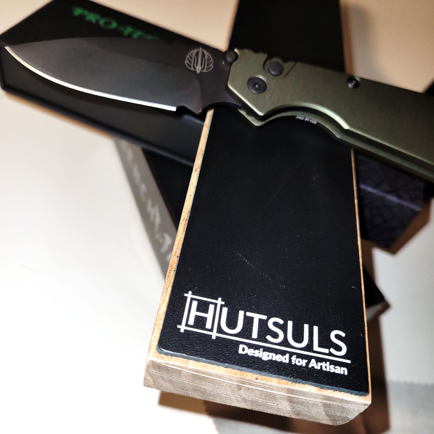 Hutsuls Double Sided Leather Strop Paddle Kit - Get Razor-Sharp Edges, Ergonomic Handle, Quality Honing Leather, and Step-by-Step Guide customer photo 2