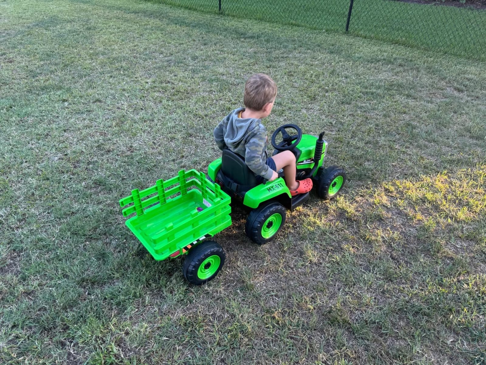 HONEY JOY Ride On Tractor with Trailer, Toddler 3-Gear-Shift Ground Loader, LED Lights, Horn, Music, 12V Battery Powered Electric Toy Tractor with Remote Control (Pink) customer photo 2