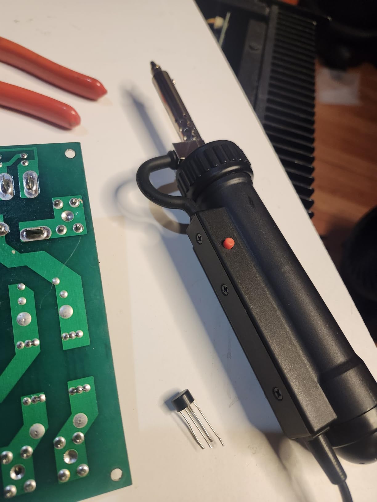 Solder Sucker, Automatic Desoldering Pump Vacuum, Portable Electric Solder Tin Sucker, Vacuum Soldering Remove Pump Desoldering Machine, AC110V 30W with 3 Soldering Suction Tips customer photo 2