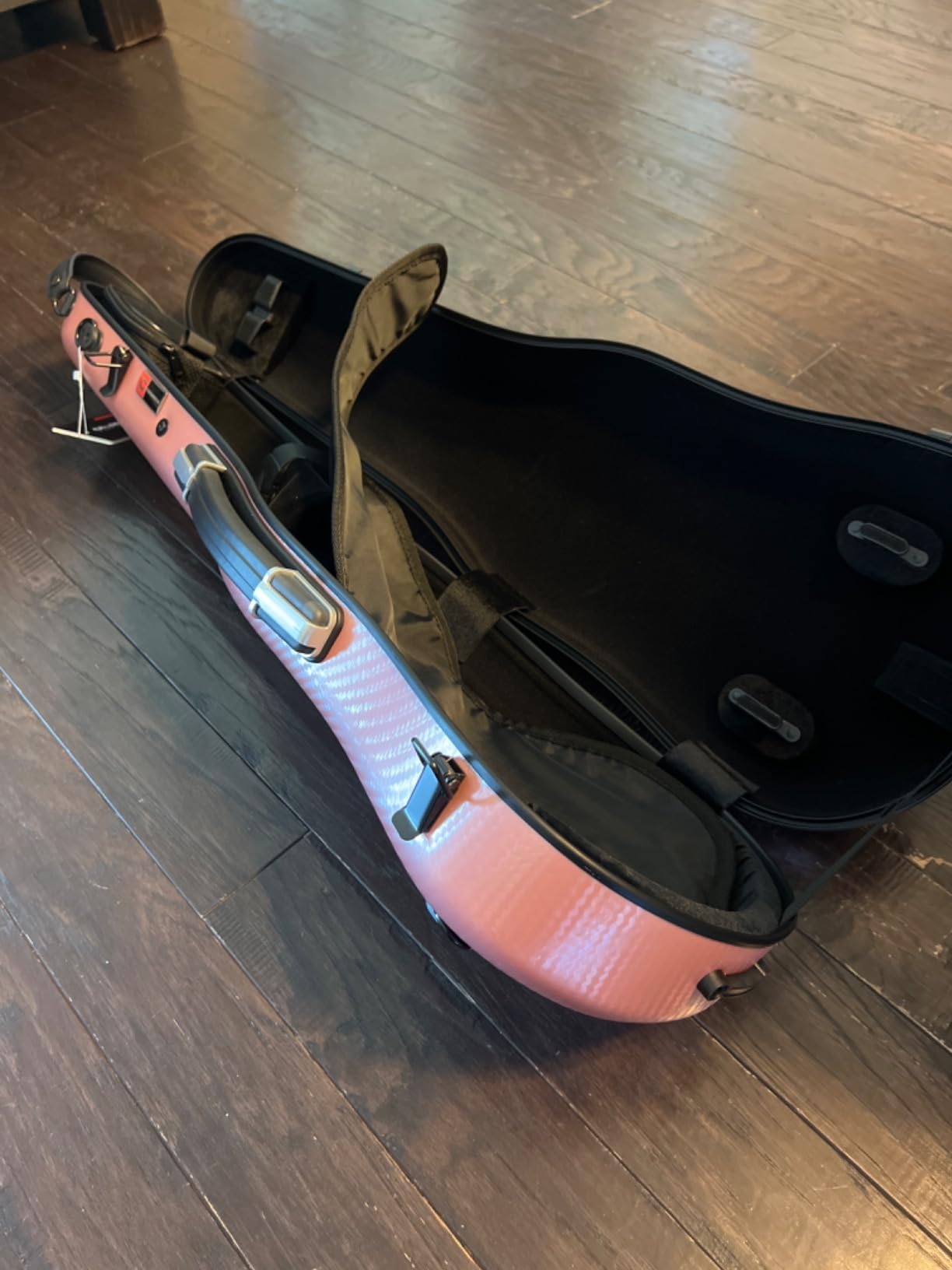 Crossrock Carbon Composite Shaped 4/4 Violin Case | Flight-Ready Protection, Suspension Padding, Backpack Straps, Ultra-Light Build -Rose Gold(CRF4020SVRG) customer photo 2