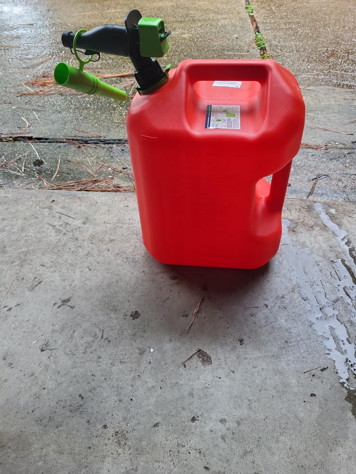 Scepter 5 Gal Gas Can, Spill Proof SmartControl Spout, Spout Extender, Red customer photo 2