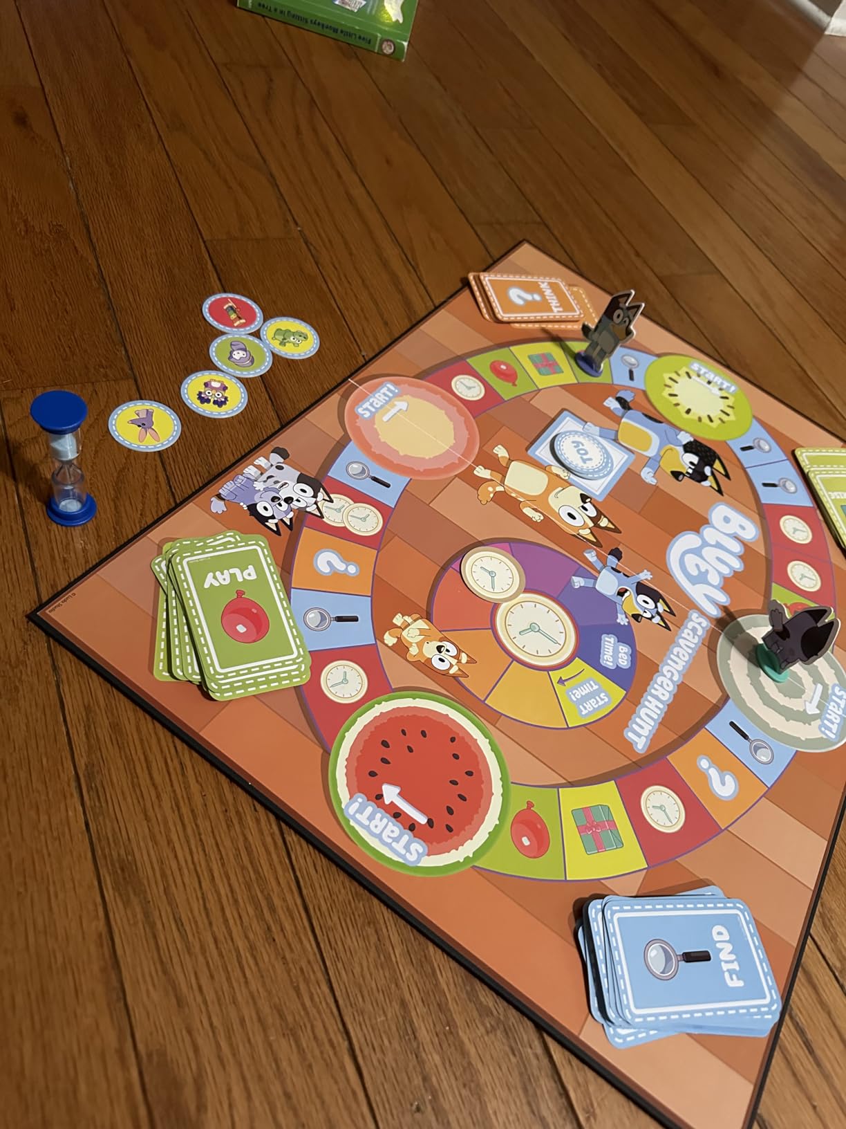 Bluey Scavenger Hunt Board Game, Cooperative Play with 4 Exclusive Mini-Figures, Indoor Games for Kids Ages 5+, Fun Toy Token Collecting Game customer photo 1