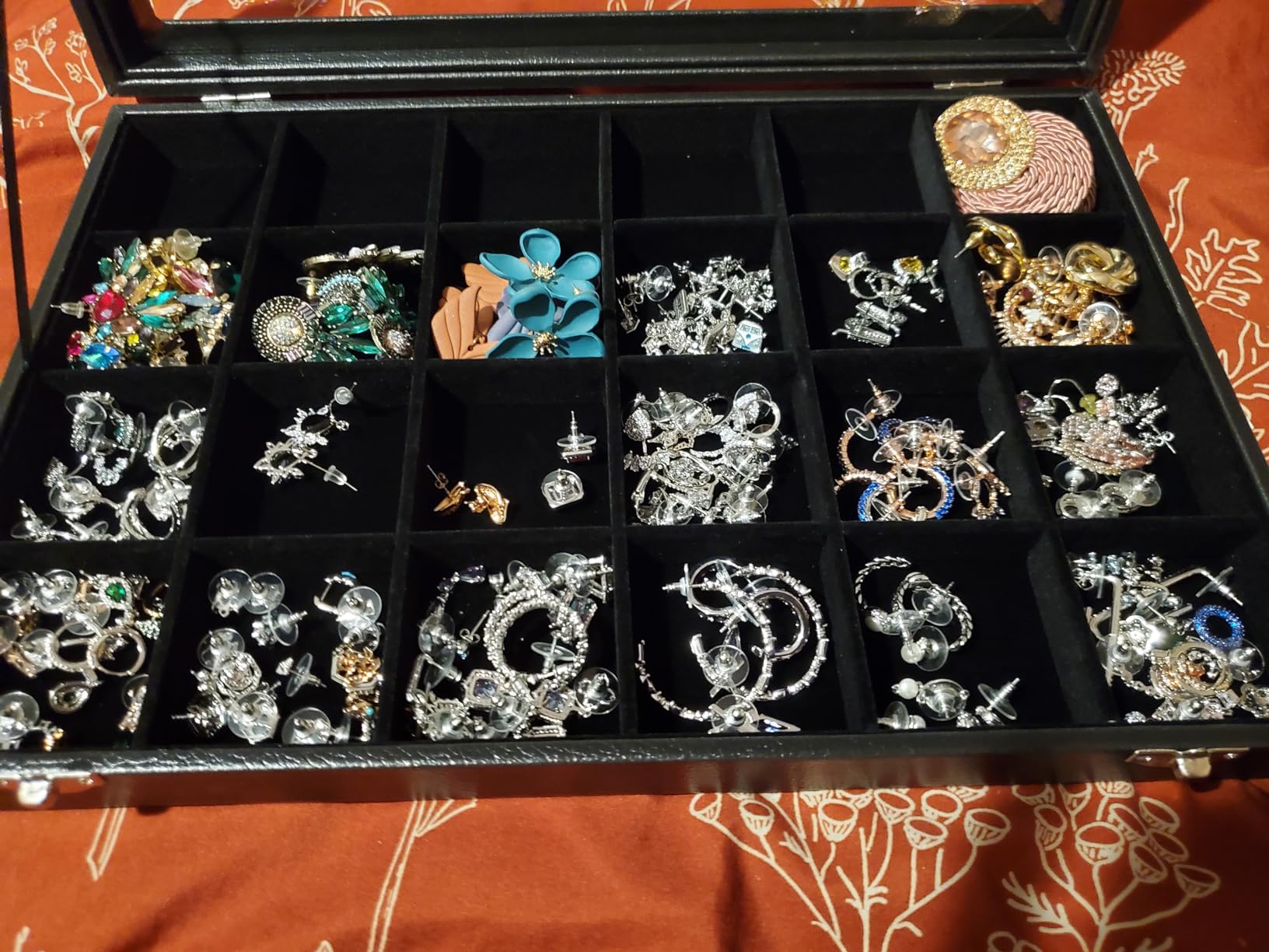 Wudygirl Earring Organizer Leather Jewelry Tray with Lid 13.7