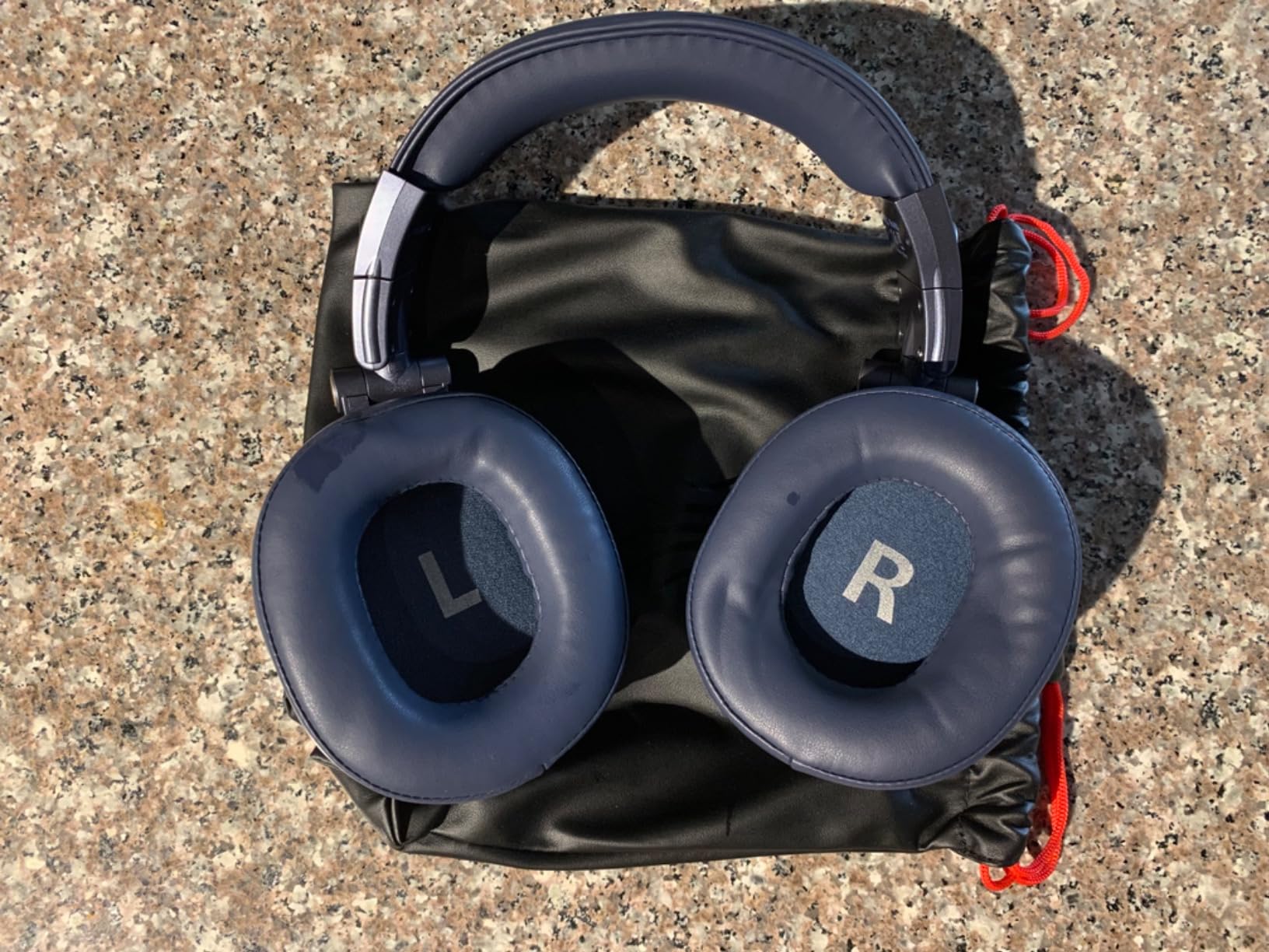 OneOdio A71 Hi-Res Wired Over-Ear Studio Headphones for DJ, Mixing - Black customer photo 2