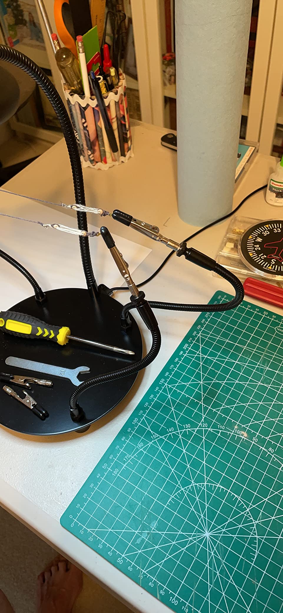 XYK Helping Hands Soldering Station with 3X Magnifying Glass with light, 4 Flexible Helping Hand Arms Magnifier and Third Hand Soldering Tool for Electronic Repair Soldering Jewelry Crafts customer photo 1
