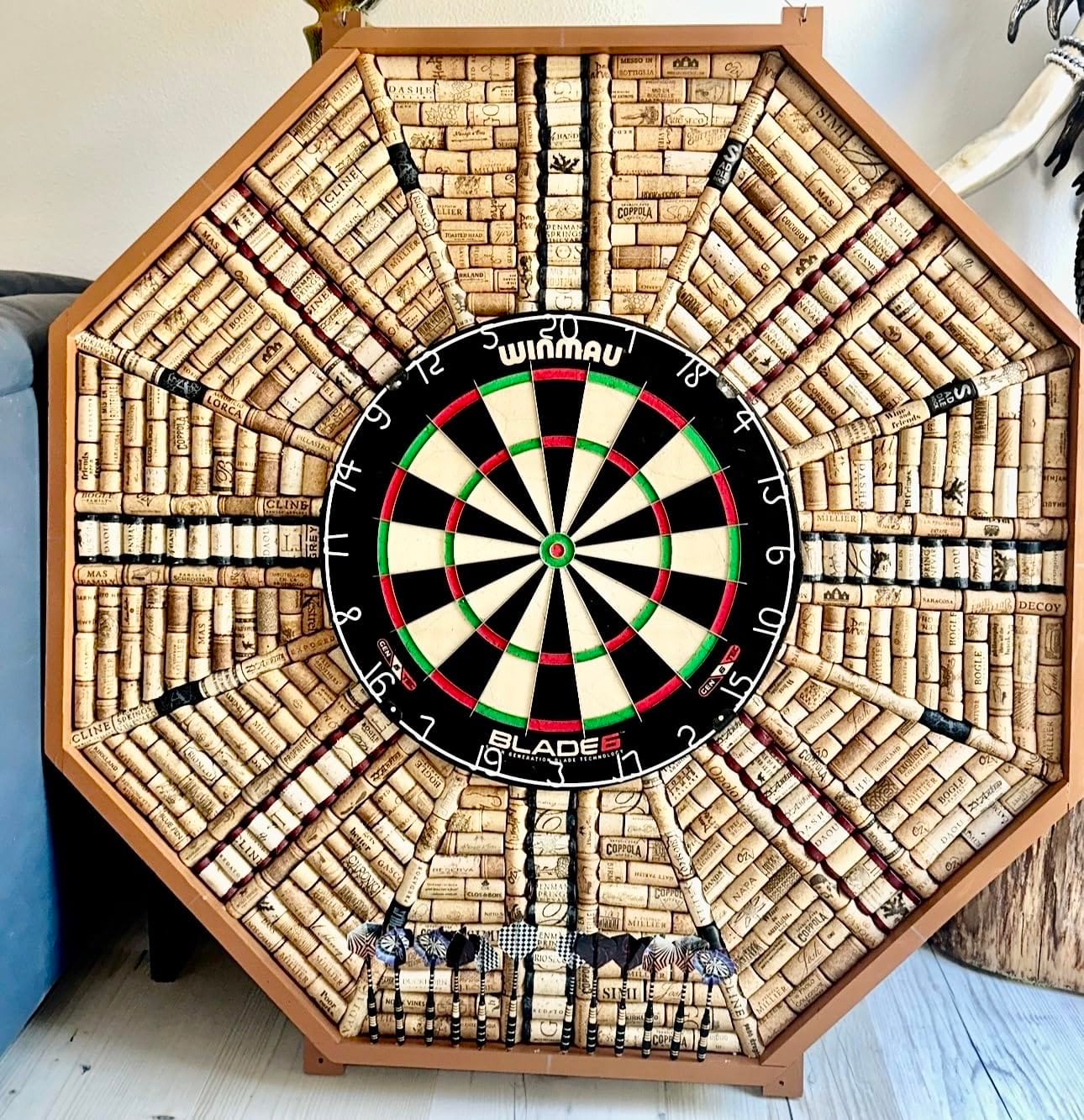 WINMAU Professional Bristle Dartboard - PDC Tournament Board with Official Tournament Specifications - Available in Blade 6 Single, Dual, Triple Core & Blade X Generations customer photo 1