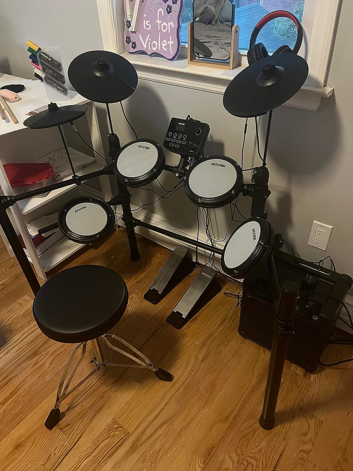 AODSK Electric Drum Set with Quiet Mesh Pads,Electronic Drum for Beginner,USB MIDI,Throne,Headphones,Sticks, Included 15 Kits and 195 Sounds (AED-403-Teenagers Beginners) customer photo 1