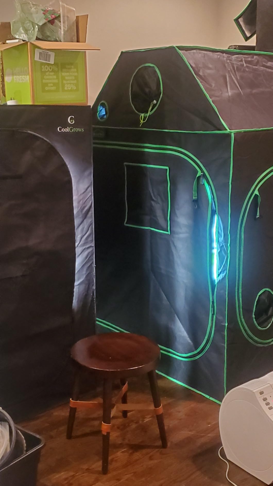 2x2 Green Hut Grow Tent 24