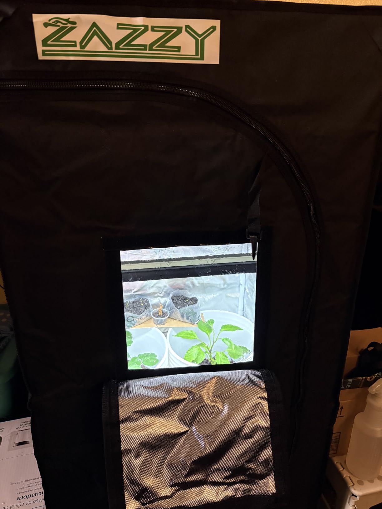 zazzy 2'x2' Grow Tent 24