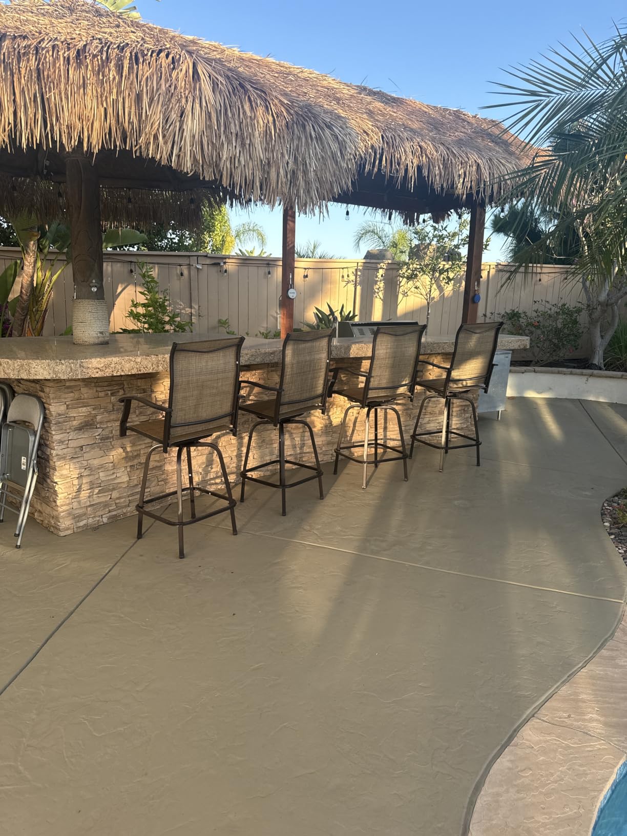 MFSTUDIO Outdoor Swivel Bar Stools Set of 4, Brown customer photo 2