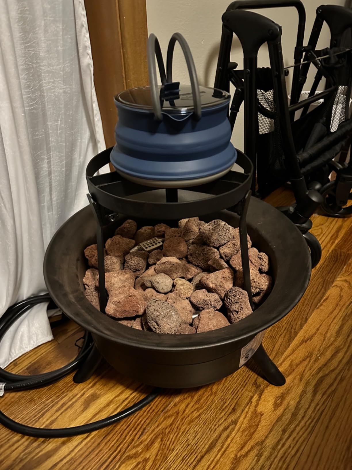 Amazon Basics Portable Propane Fire Pit, 19 inch Round Gas for Patio, 55,000 BTU, Carry Strap, Heat, Warmth and Ambience customer photo 1