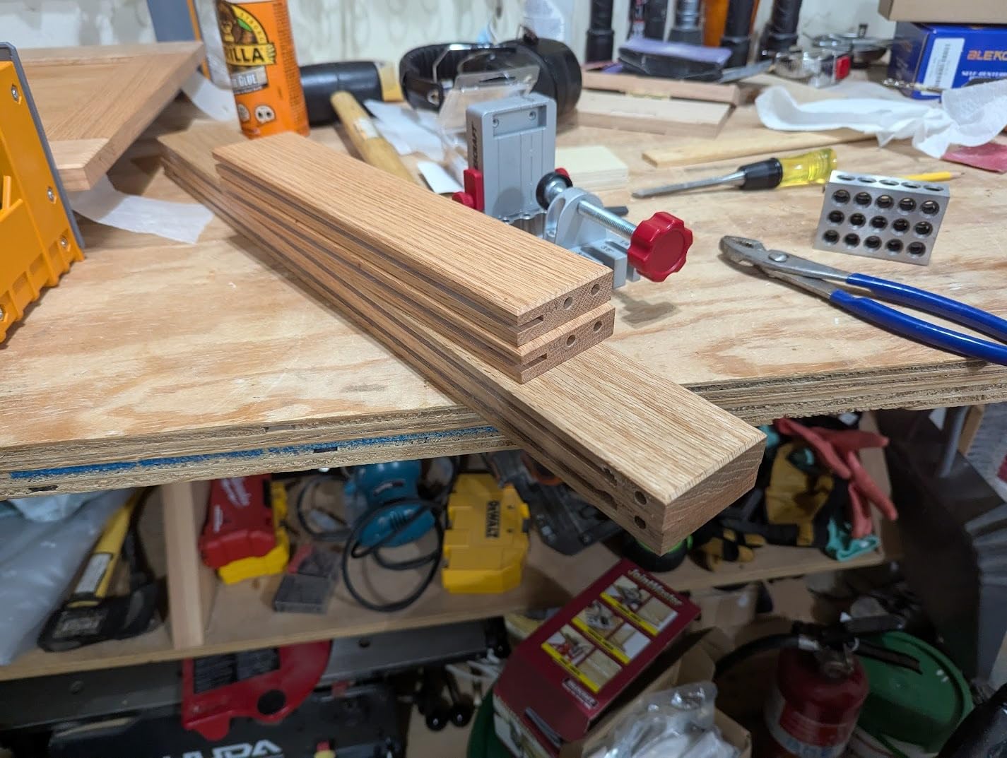 Milescraft 1334 Joint Master – Self-Clamping Aluminum Doweling Jig. Creates Edge, Corner, and Surface Joints. Includes Centering Spacers. For 1/4in, 5/16in, and 3/8in Dowel Pins customer photo 1