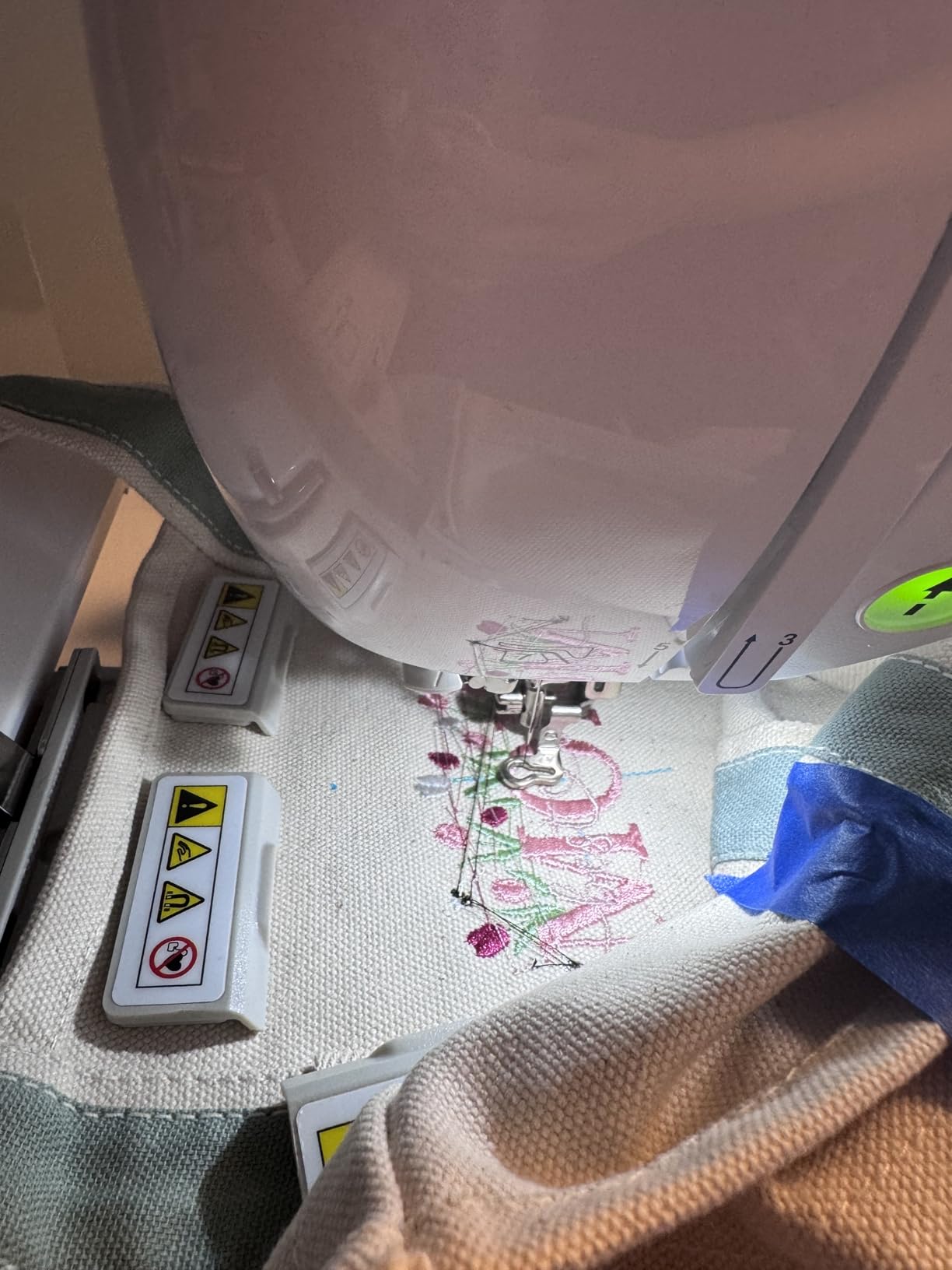 Brother SE2000 Sewing and Embroidery Machine Computerized customer photo 2