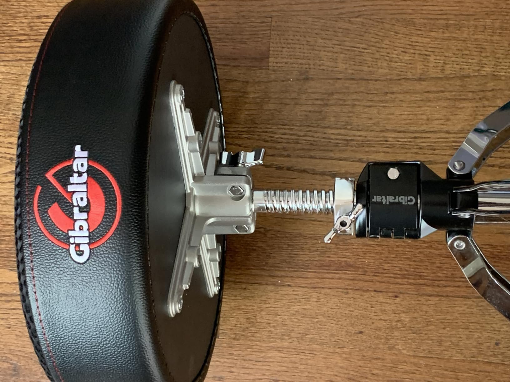 Gibraltar 9000 Series Hydraulic Saddle Drum Throne, 17