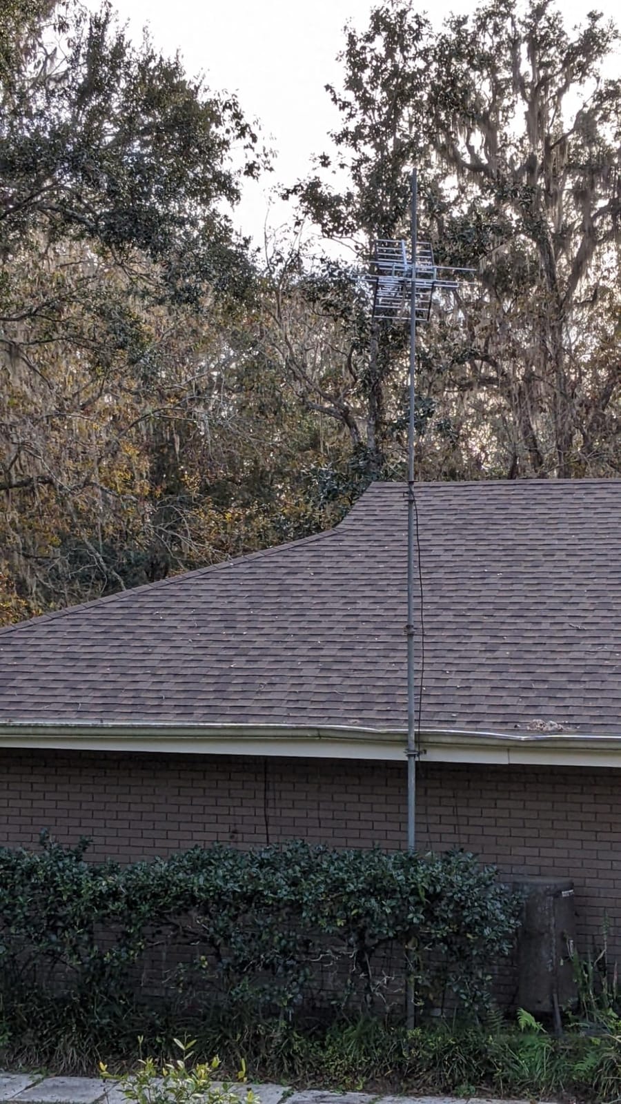 PIBIDI Outdoor TV Antenna, Long Range Digital OTA Antenna for 4K 1080P VHF UHF, 200 Mile Range (UHD-8903) customer photo 1