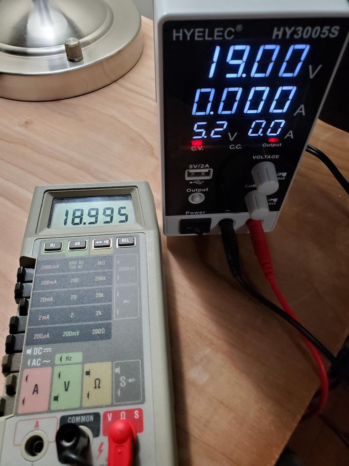 DC Power Supply Variable 30V 5A, Hyelec Adjustable Switching Regulated Power Supply with 4-Digit LED Display, Coarse and Fine Adjustments,5V2A USB Interface,110V Input Voltage customer photo 1