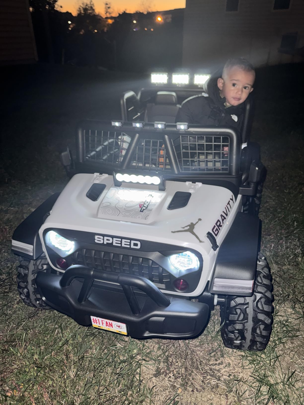 Hetoy 12V Ride on Toys with Parent Remote Control Toddler Electric Vehicle with Spring Suspension, LED Lights, Bluetooth, Music Player, 3 Speeds Ride on Car Truck for Kids Age 3-8 (White) customer photo 1