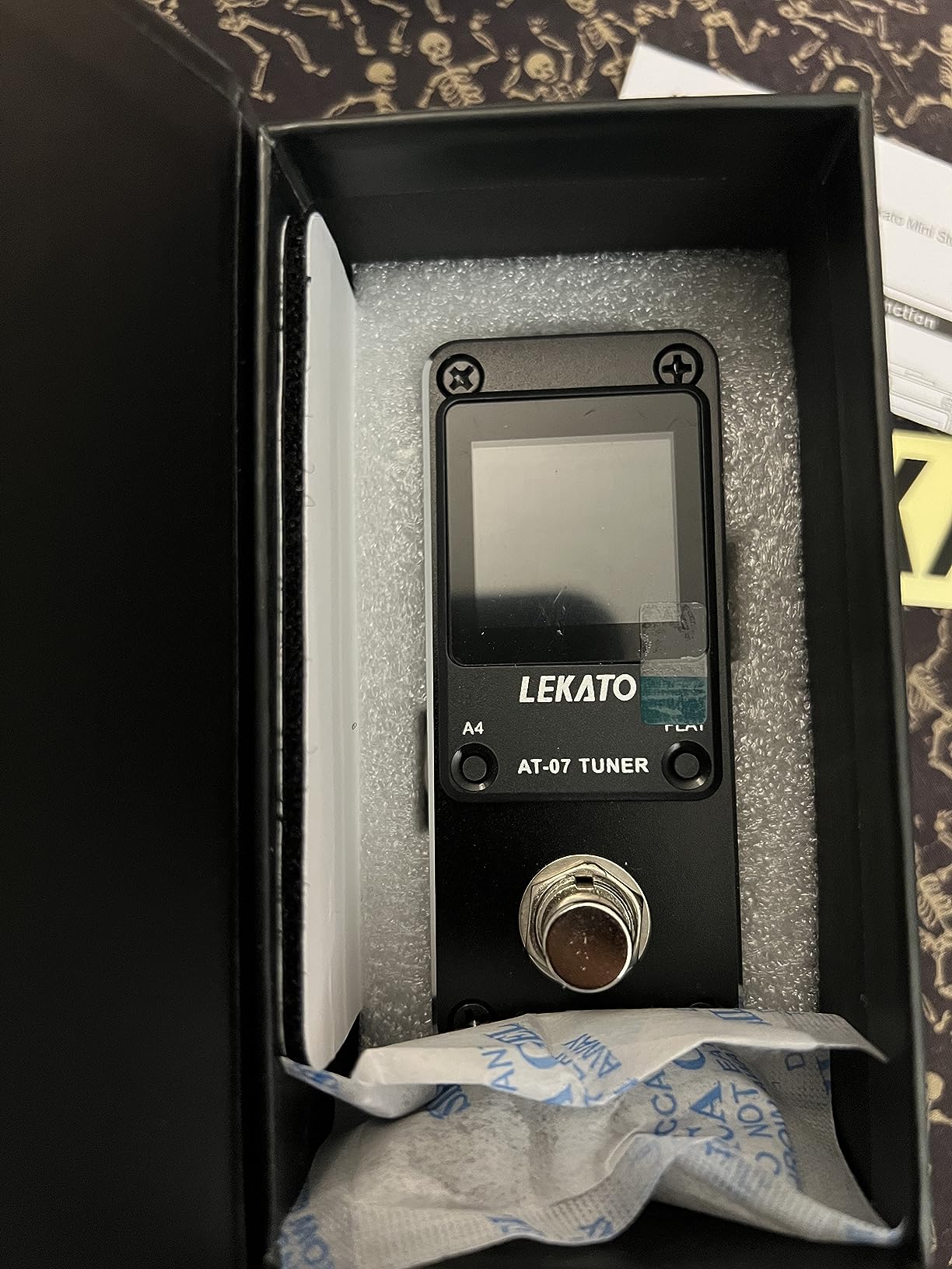 LEKATO Guitar Tuner Pedal with True Bypass, Chromatic Tuner Pedal for Electric Guitar and Bass, Color Display Tuning Pedal with Mute, Pitch and Flat Tuning customer photo 1