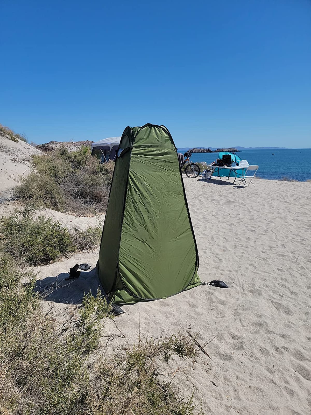FUN ESSENTIALS Solar Shower Tent Kit, 2 Pcs, Instant Pop Up Privacy, Shower Tent, 5 Gallon Solar Shower Bag, Sun Canopy Beach Outdoor Camp Privacy, Easy Set Up, Foldable customer photo 1