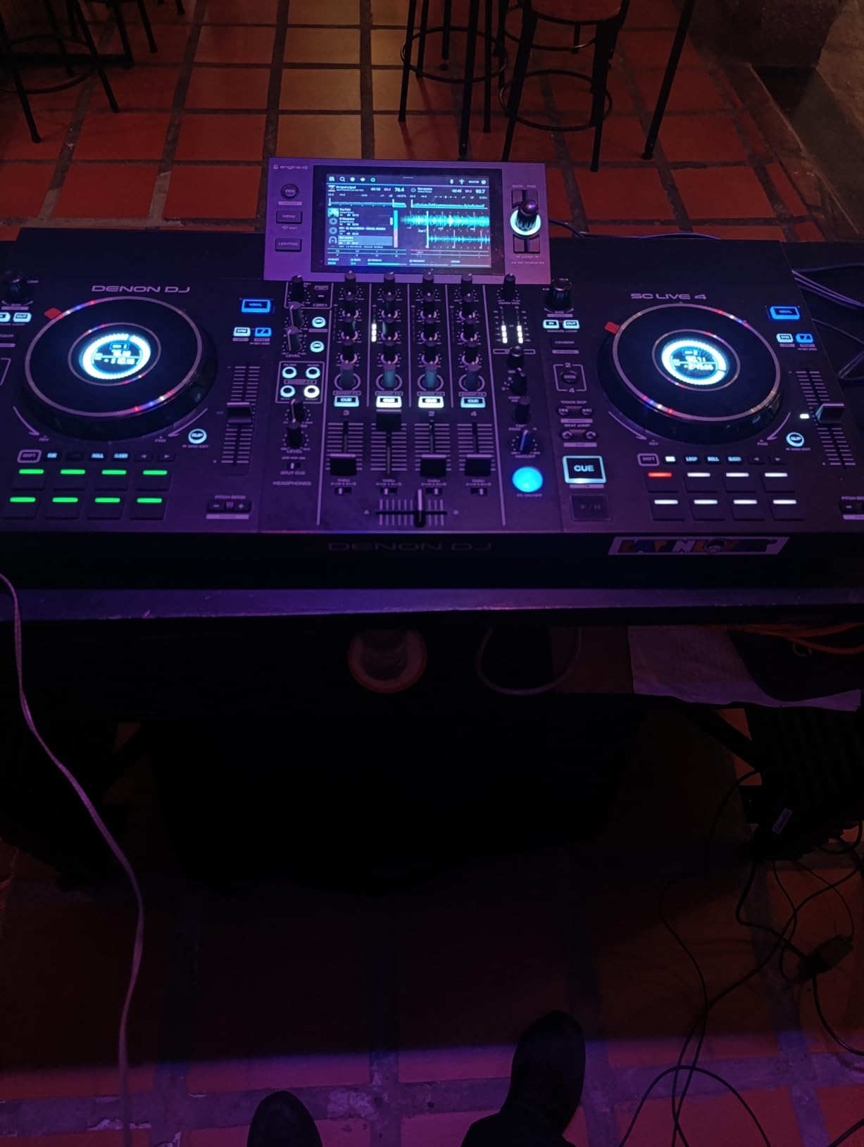 Denon DJ SC LIVE 4 Standalone DJ Controller Black customer photo 1