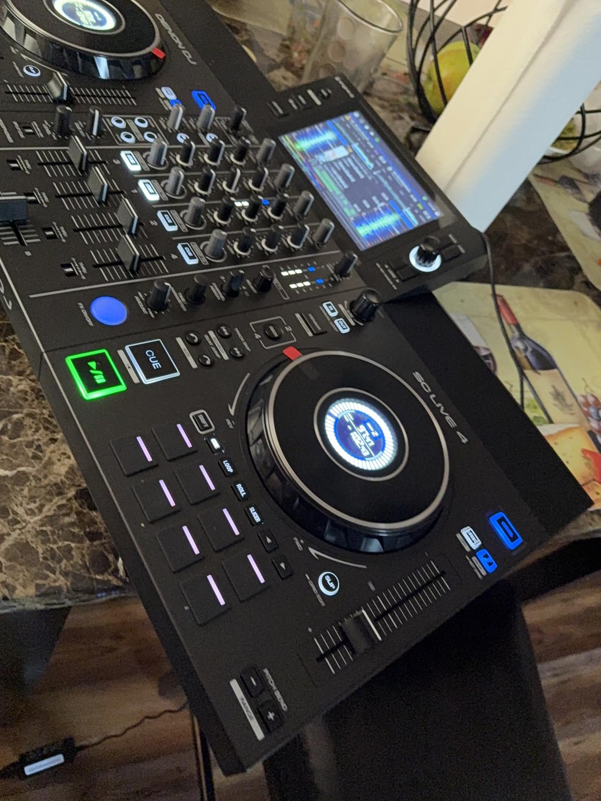 Denon DJ SC LIVE 4 Standalone DJ Controller Black customer photo 2