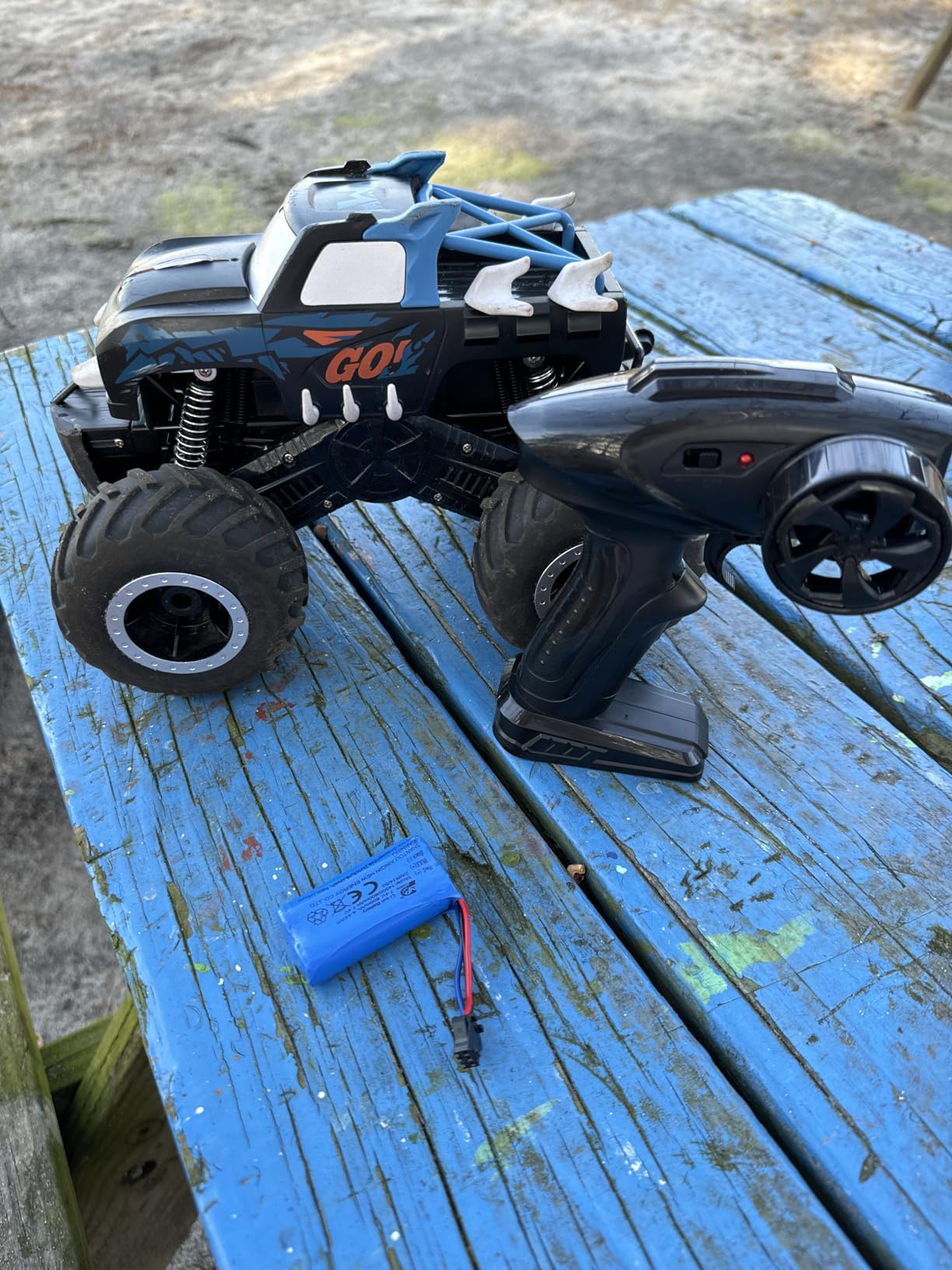 Threeking 1:16 Amphibious Monster Truck All Terrain Remote Control Car Toys customer photo 2