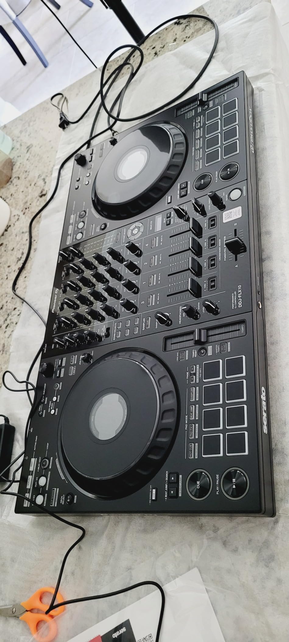 Pioneer DJ DDJ-FLX10 4-Channel DJ Controller, Track Separation, Black customer photo 1
