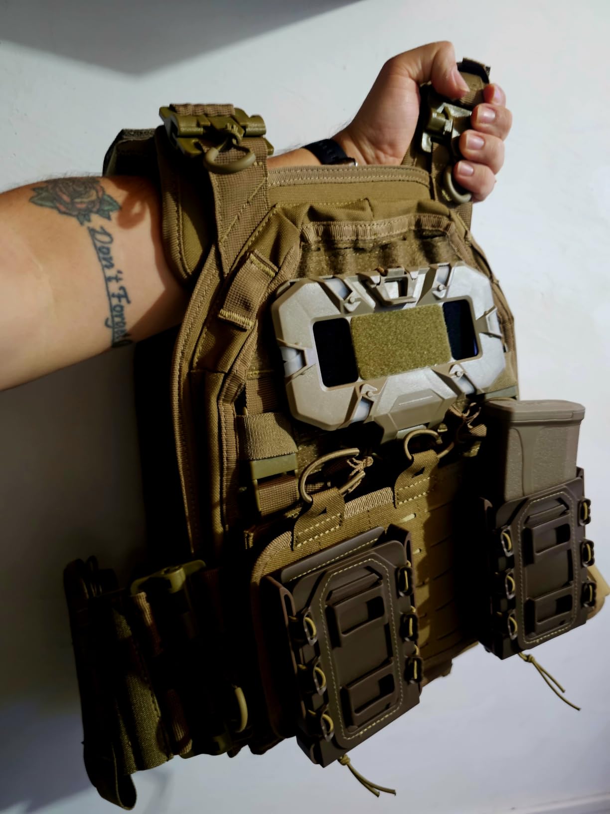 BOMTURN Tactical Vest for Men Quick Release Laser-Cutting Modular Vest for Outdoor customer photo 1
