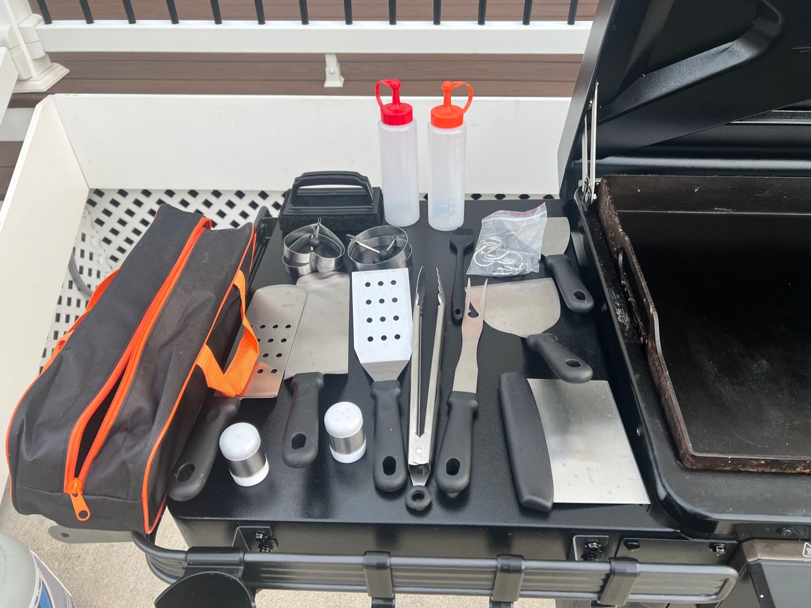 Griddle Accessories Kit, Terlulu 29 PCS Flat Top Grill Accessories for Blackstone and Camp Chef, Metal Spatula Set with Burger Press, Melting Dome, Scraper, Tongs, Carry Bag for Outdoor Grilling BBQ customer photo 1