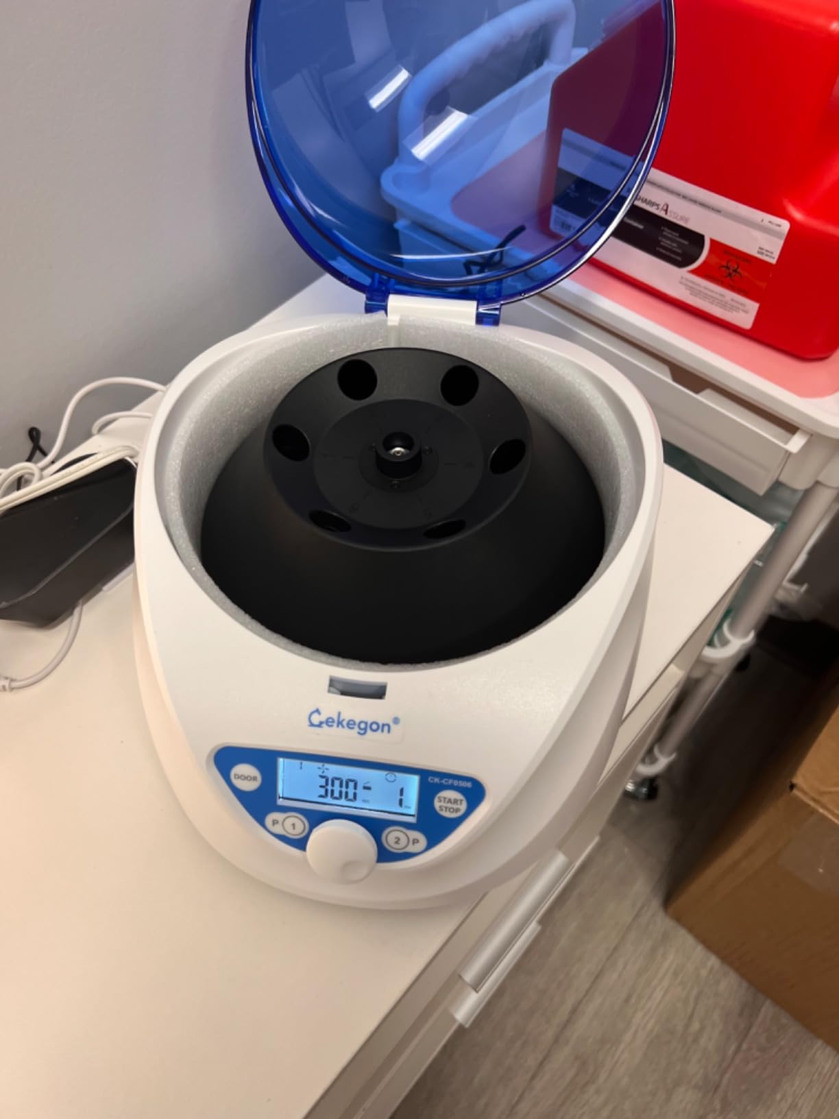 Cekegon PRP Centrifuge Machine, 6x15mL 300-5000rpm Max 2600xg customer photo 1