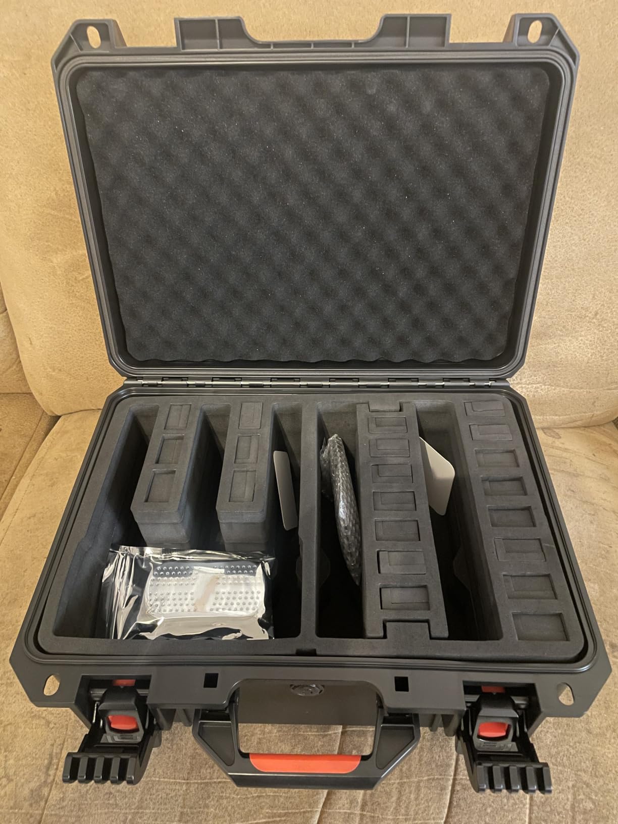 Kinghardcase Gun Case for Handguns, Pre-Cut Multiple Pistols Case Shockproof Waterproof Hard Pistol Case with Desiccant TSA Approved Firearm Travel Case customer photo 1