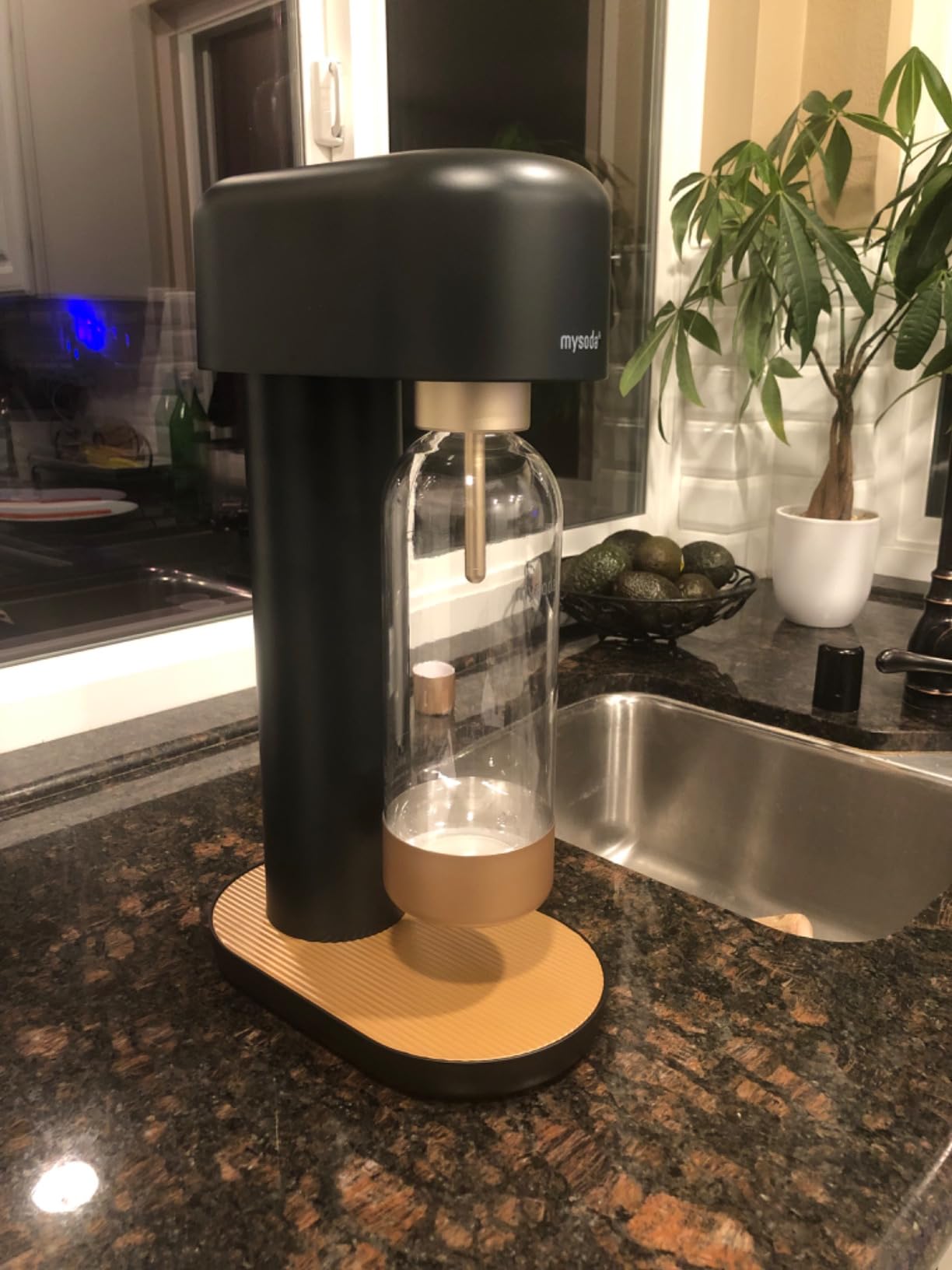 Mysoda Ruby 2 Sparkling Water Maker - with 1L Bottle - Black Copper | Silent Aluminum Sparkling Water Maker - Premium Quality - Ideal for Everyday Home Carbonation | CO2 Cylinder not Included customer photo 2
