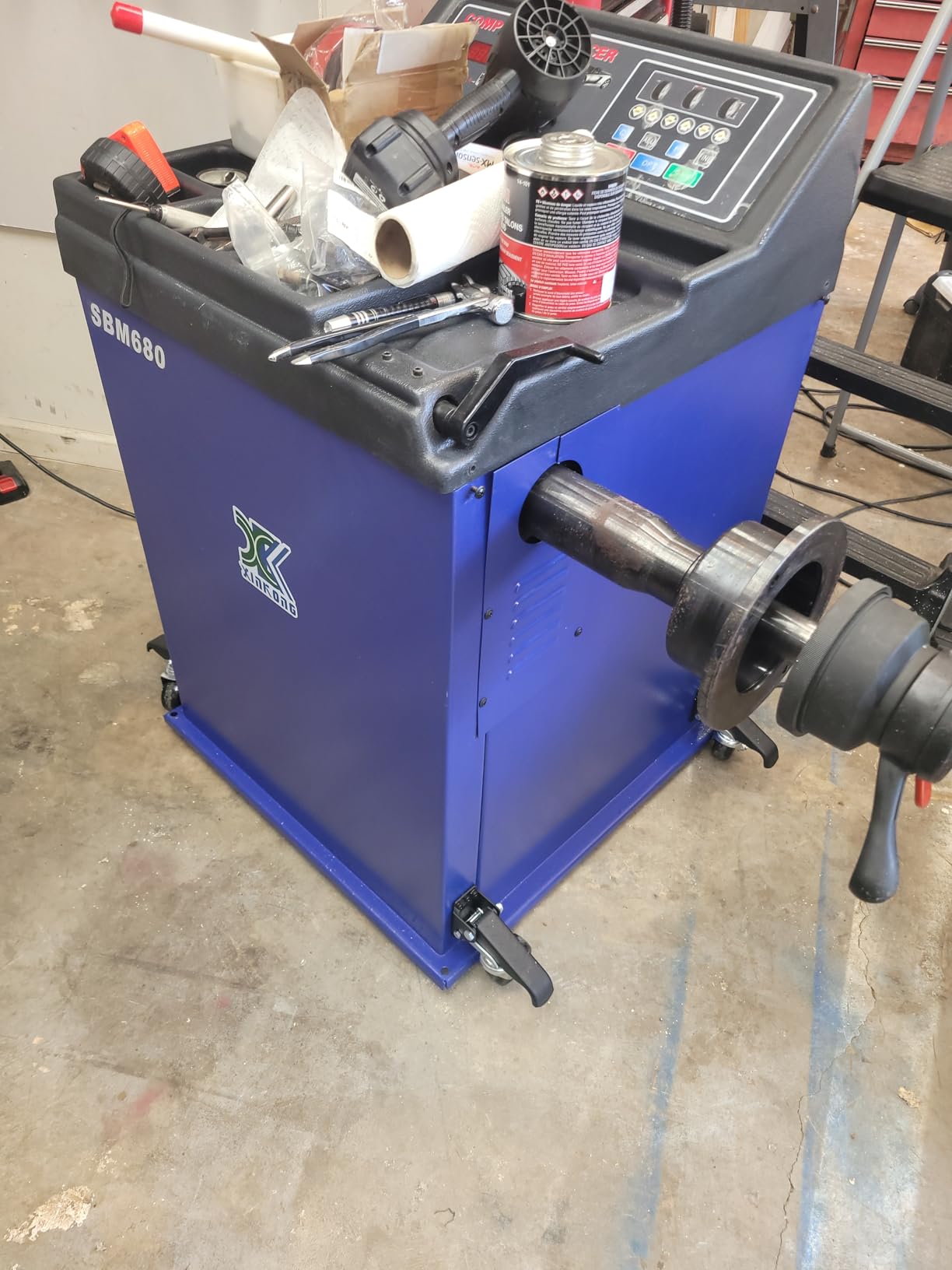 HOLKIE Retractable Casters Heavy Duty Casters with Lifting and Lowering Function Maximum Load of 700 lbs (4 casters) for Workbenches or Other Equipment customer photo 1