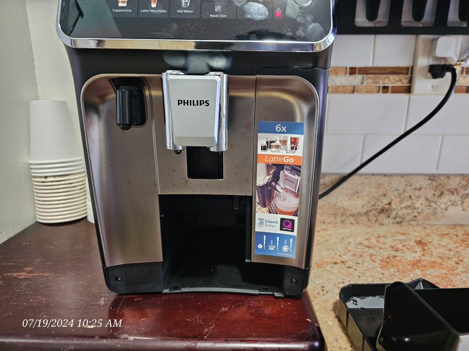 PHILIPS 3300 Series Fully Automatic Espresso Machine - LatteGo Milk System, 5 Coffee Varieties, Intuitive Touch Display, SilentBrew, 100% Ceramic Grinder, AquaClean Filter, Glossy Black (EP3347/90) customer photo 2