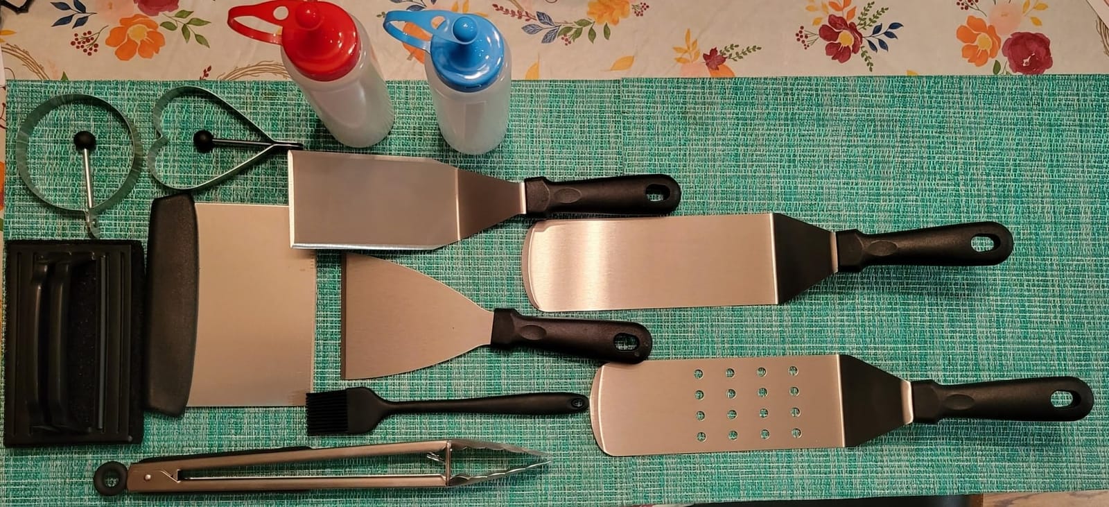 14PCS Griddle Accessories Kit, Flat Top Grill Accessories Set for Blackstone and Camp Chef, Grill Spatula Set with Enlarged Spatulas, Scraper for Outdoor Barbecue customer photo 1