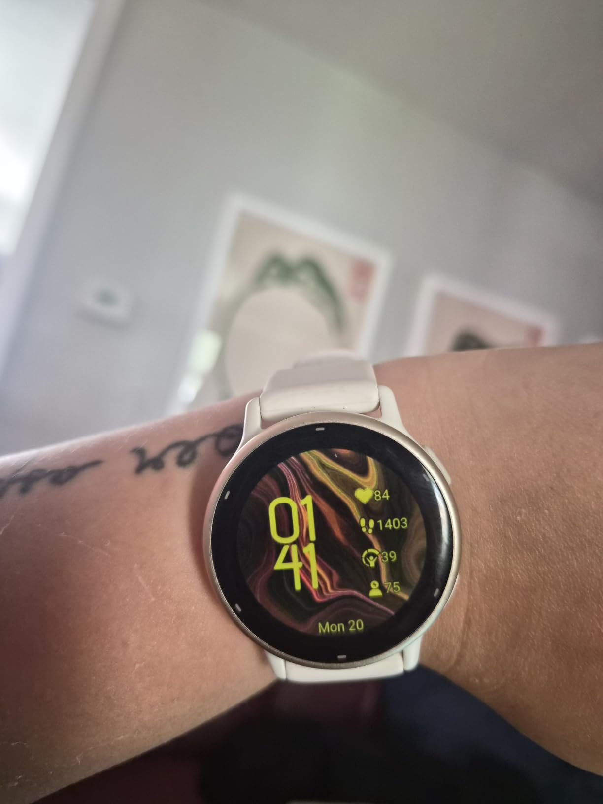 Garmin vívoactive® 5, Health & Fitness GPS Smartwatch, 42mm, Black customer photo 2
