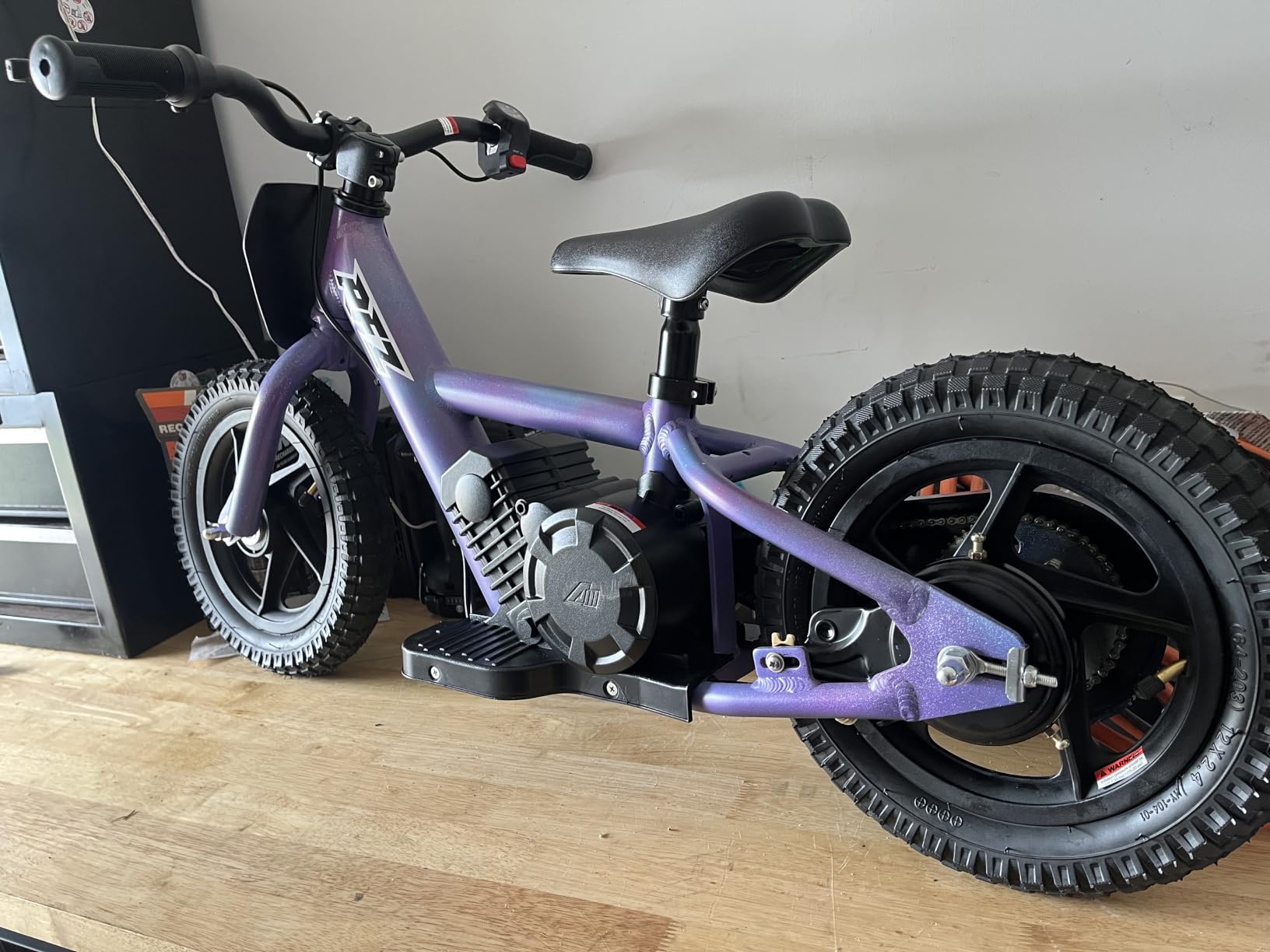 Lightweight Electric Dirt Bike for Kids, 170/340W Electric Motorcycle Up to 10/12MPH, 24V Detachable Battery, Hand-Operated Dual Brakes Electric Balance Bike for Ages 3-6/5-12 customer photo 2