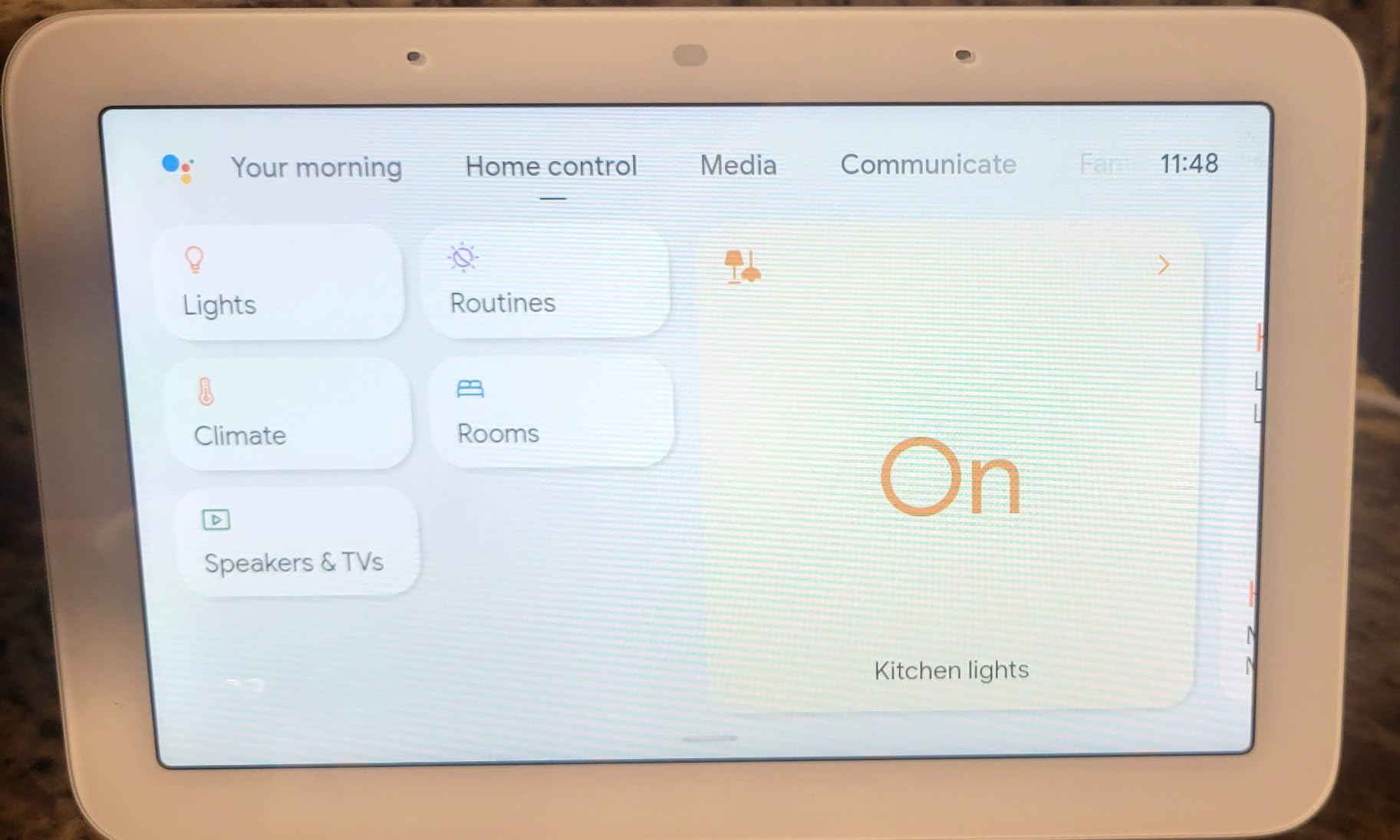 Google Nest Hub 7” Smart Display with Google Assistant (2nd Gen) - Chalk customer photo 1