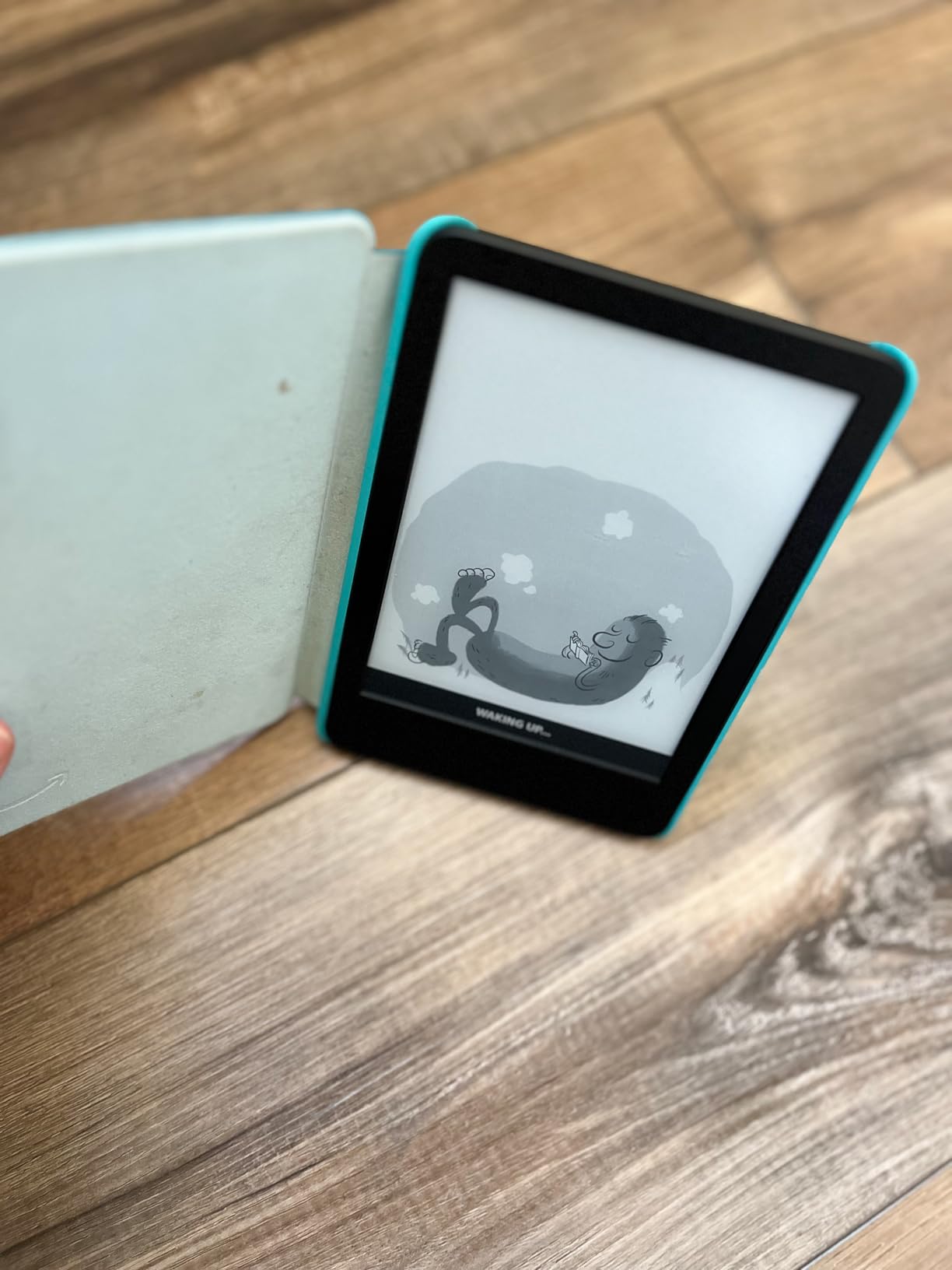 Amazon Kindle Kids 16GB (newest model) - If it breaks, we will replace it, includes ad-free books and cover, with glare-free display, faster page turns - Unicorn Valley customer photo 1
