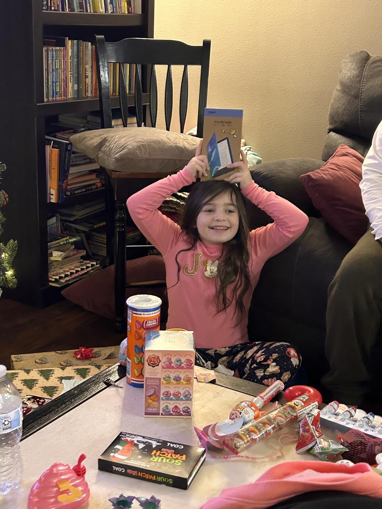 Amazon Kindle Kids 16GB (newest model) - If it breaks, we will replace it, includes ad-free books and cover, with glare-free display, faster page turns - Unicorn Valley customer photo 2