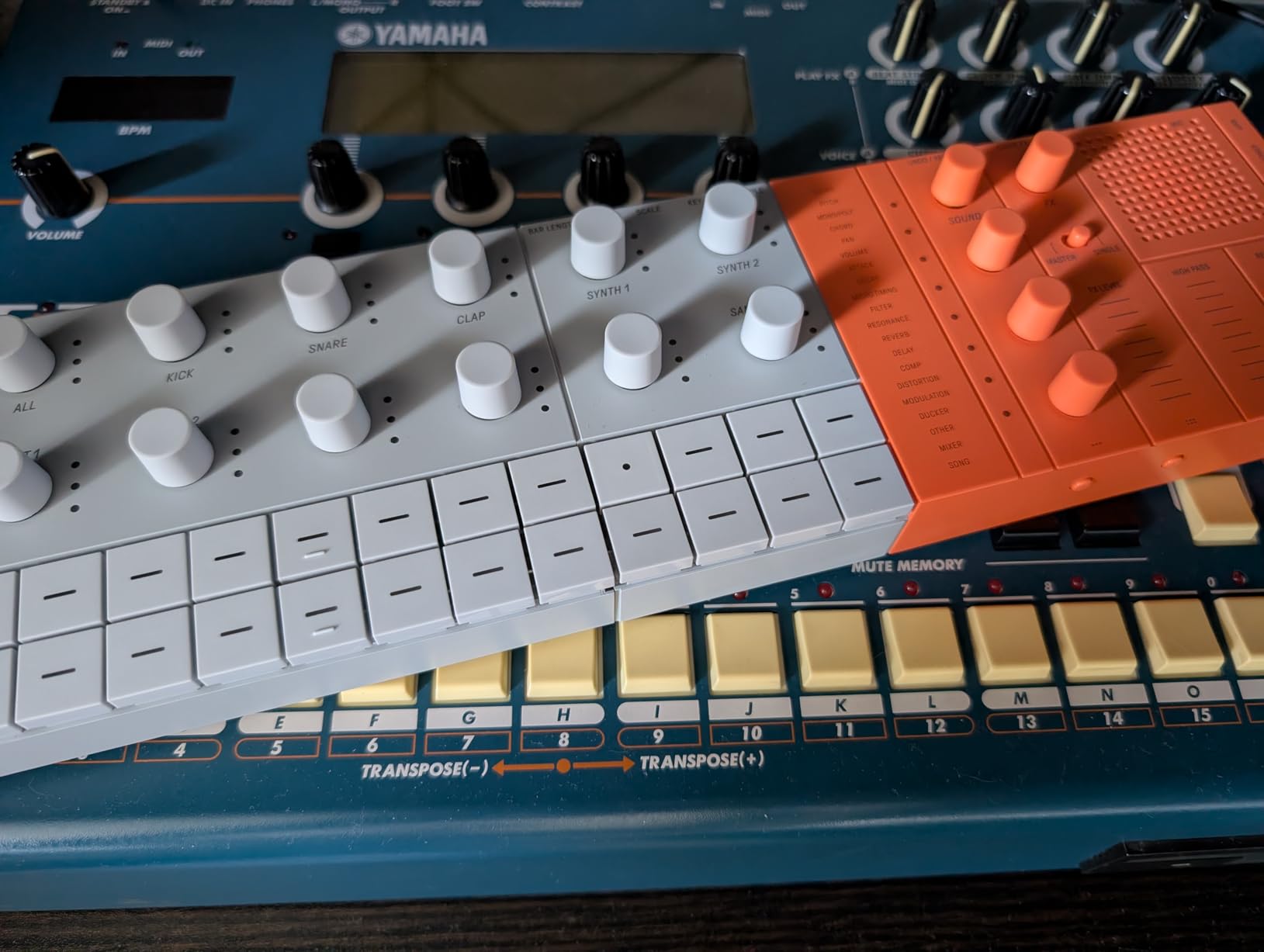 Yamaha SEQTRAK Mobile Music Ideastation, Advanced Sequencer, Onboard Sampling, Built-In Speakers and Microphone, Black customer photo 2