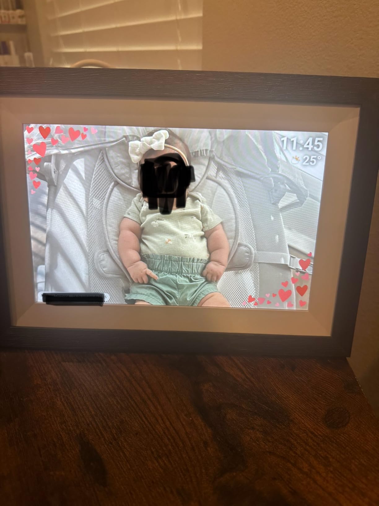 Frameo 15.6 Inch Large Digital Picture Frame WiFi phtoto Easy Setup to use customer photo 1