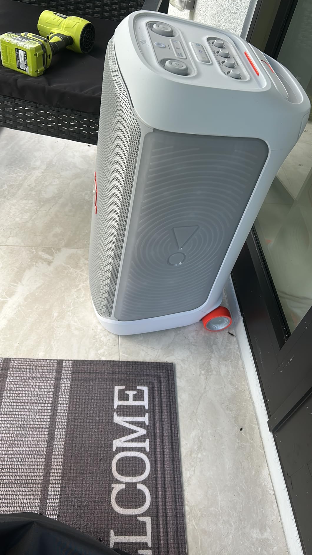 JBL PartyBox Stage 320 - Portable Party Speaker with Telescopic Handle & Wide, Sturdy Wheels, Powerful JBL Pro Sound, Futuristic lightshow, Up to 18 Hours of Play time, Splash Proof (Black) customer photo 2