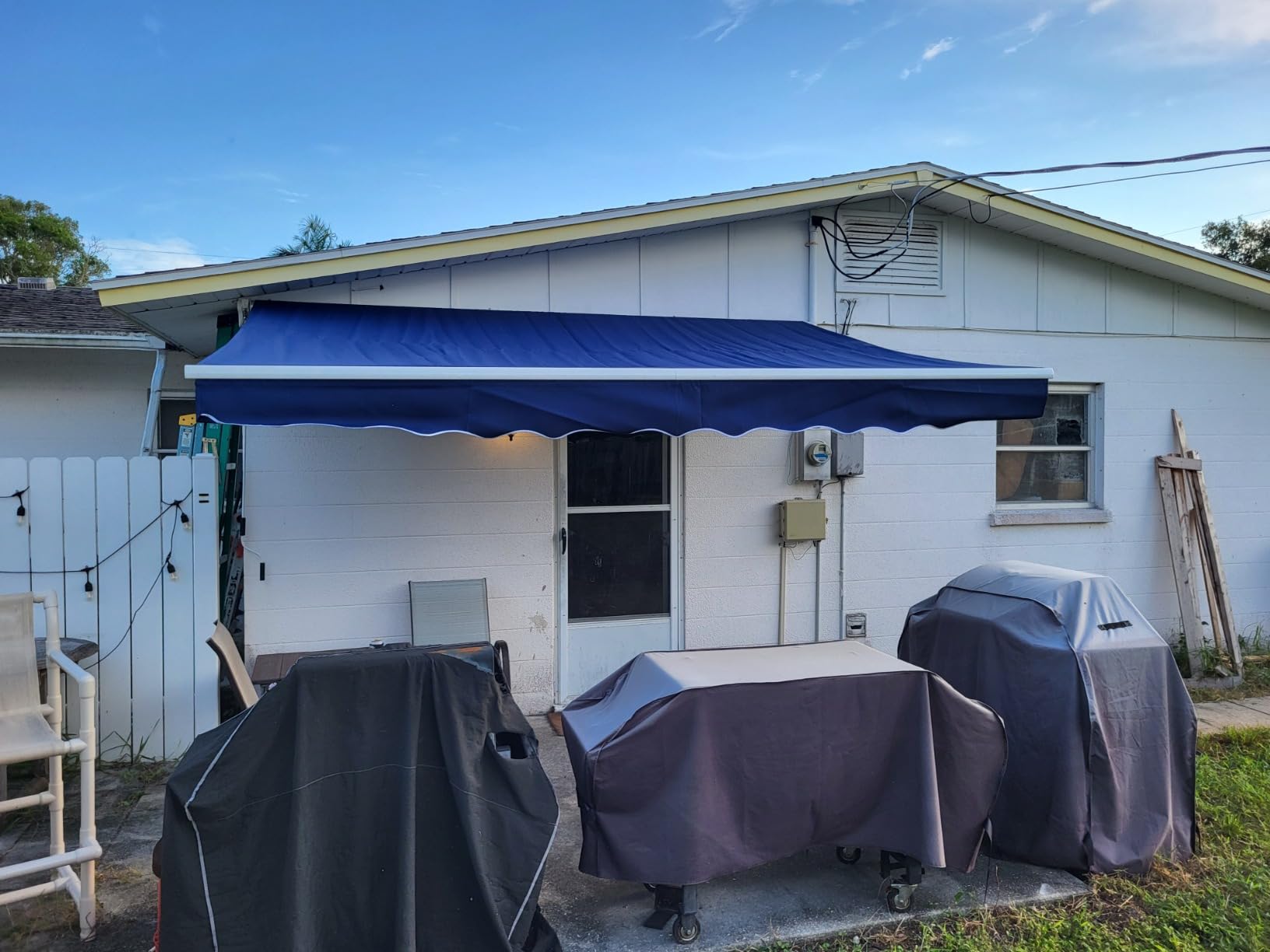 Outsunny 12' x 10' Retractable Awning Manual Crank Handle Charcoal Gray customer photo 2