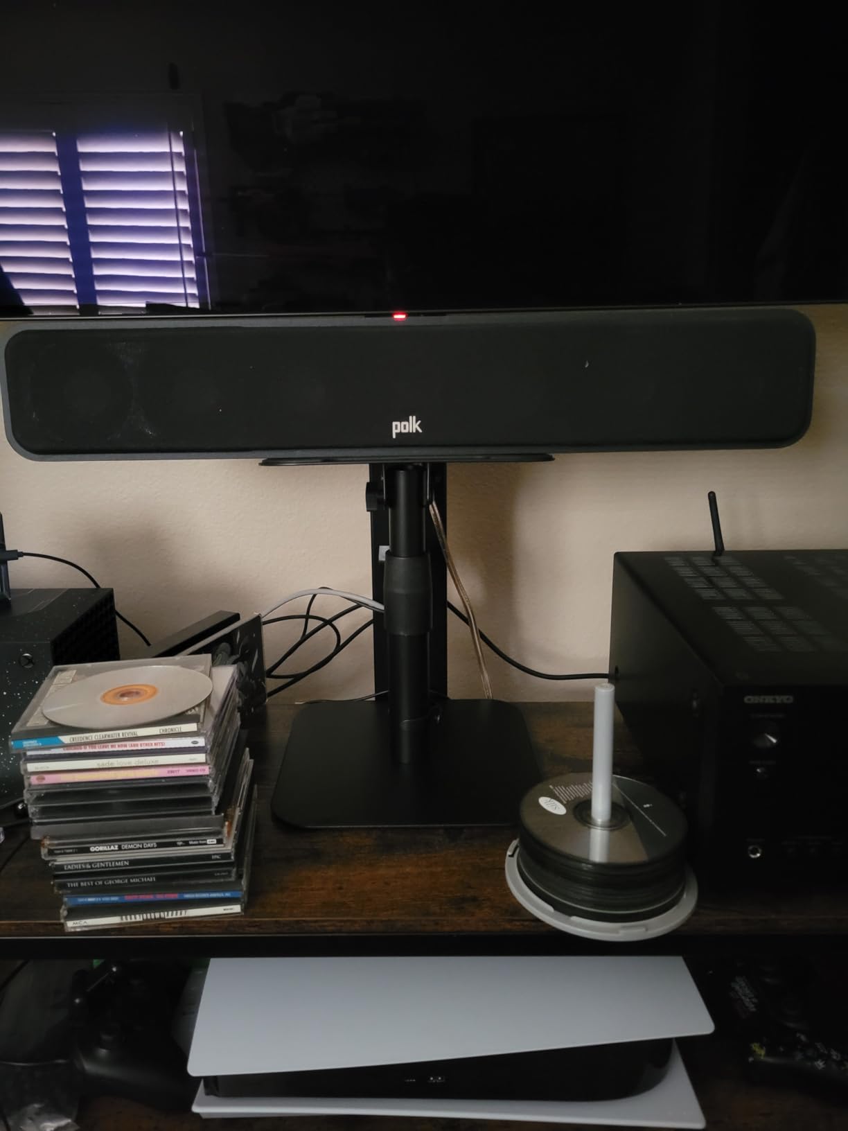Monoprice Desktop Freestanding Speaker Stands Pair Adjustable with Cable Management, for Medium/Large Bookshelf Studio Monitor Speakers customer photo 2