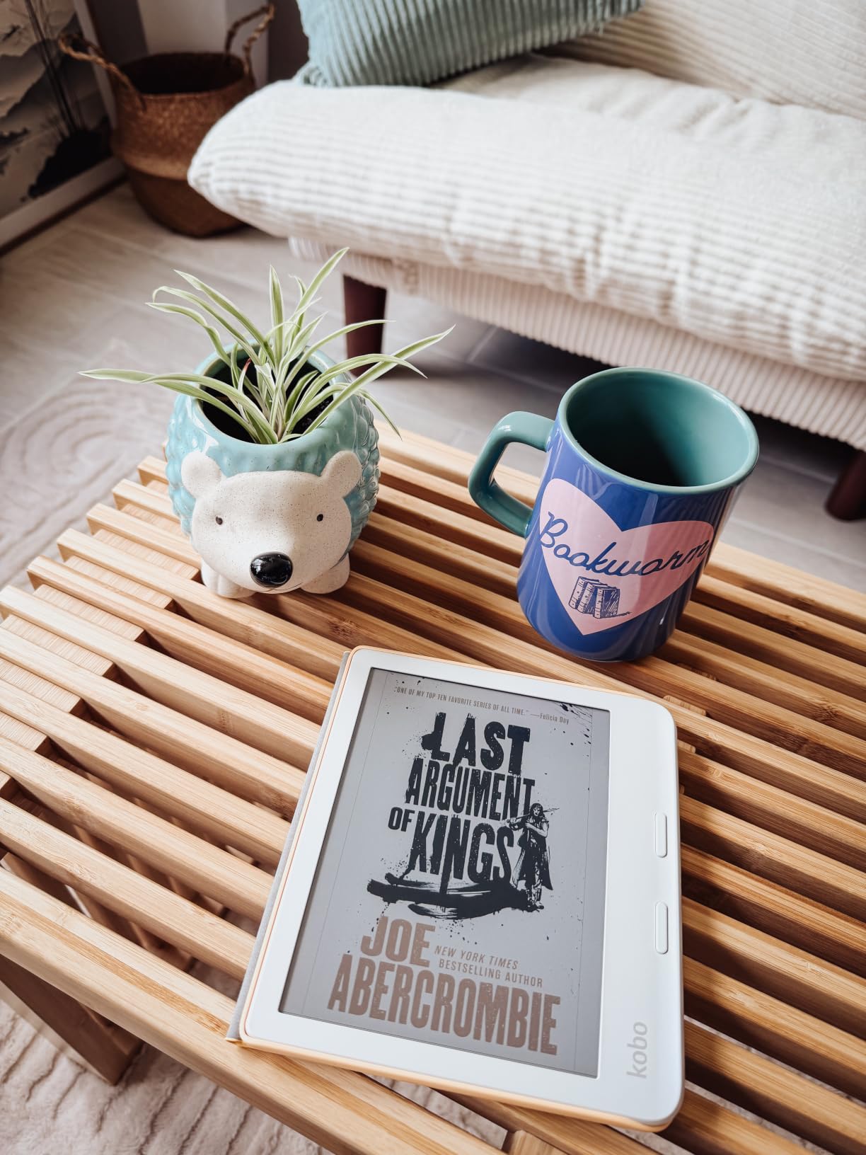 Kobo Libra Colour eReader, 7” Color E Ink, Waterproof, White | 7” Color E Ink Kaleido 3, Dark Mode, Waterproof, eBooks, Audiobooks, Recycled Materials customer photo 1